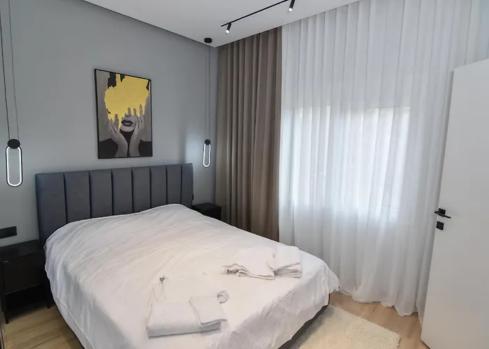 Twins Luxury 卡斯托里亚