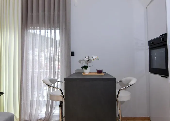 Twins Luxury * 卡斯托里亚